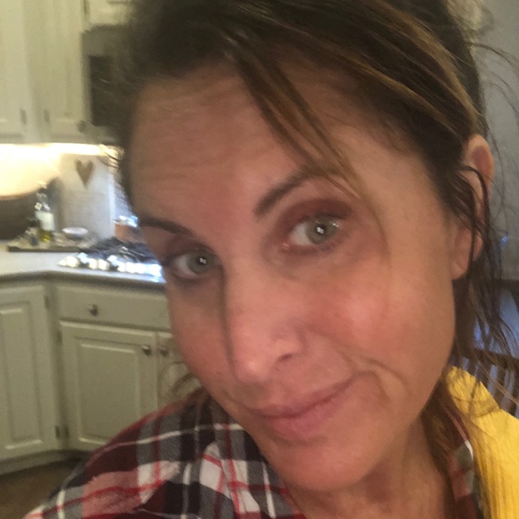 Meet your Posher, Heather - Picture 1 of 1